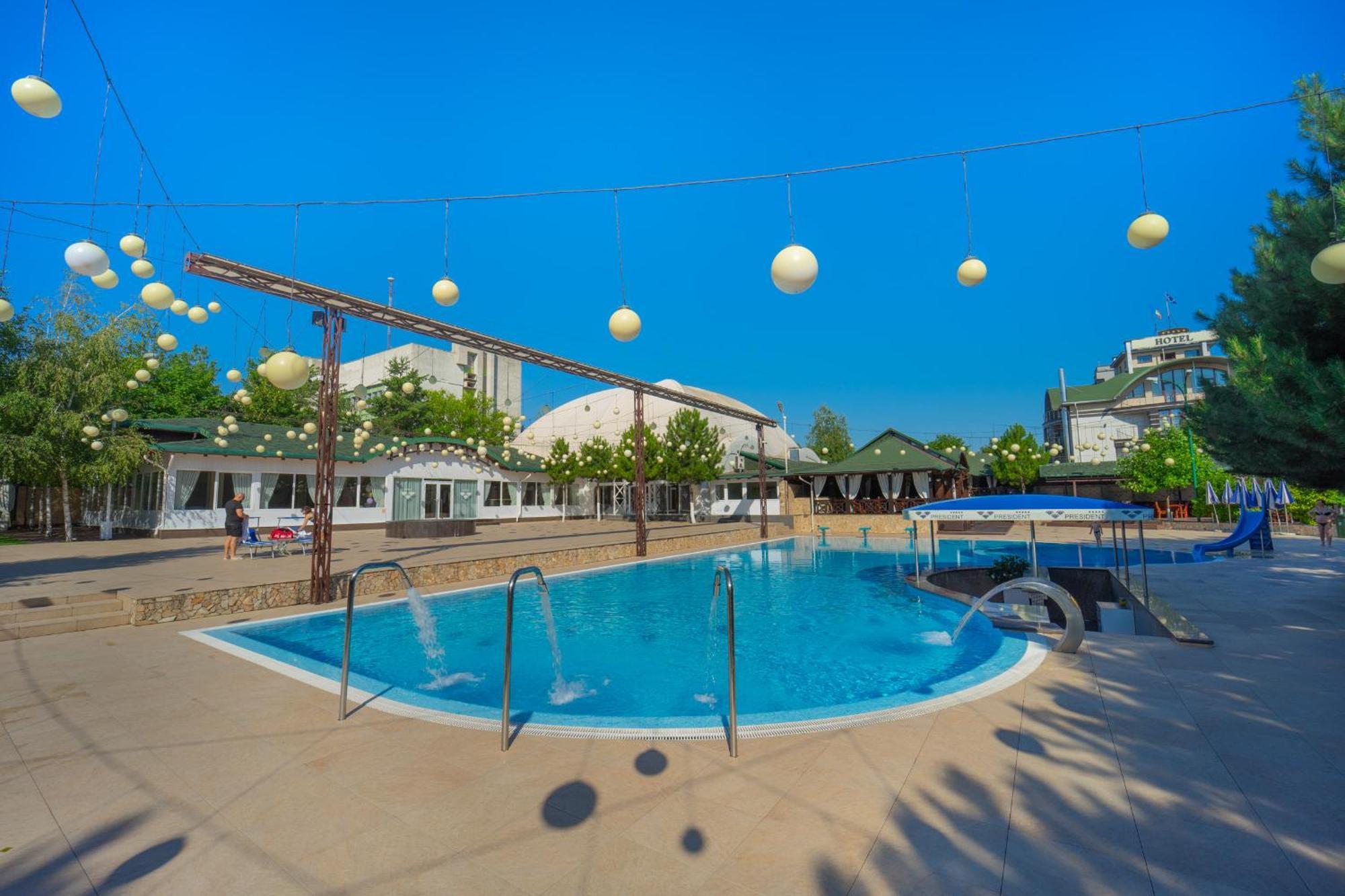 President Resort Hotel Bic Exterior photo